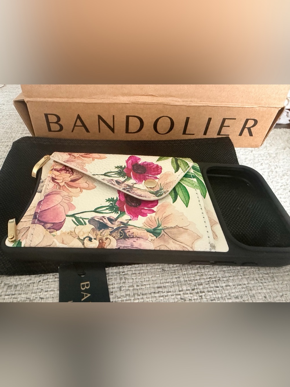 NWT - Bandolier (Lily Duet) CROSSBODY AND WRISTLET SET CECI FLORAL/GOLD iphone